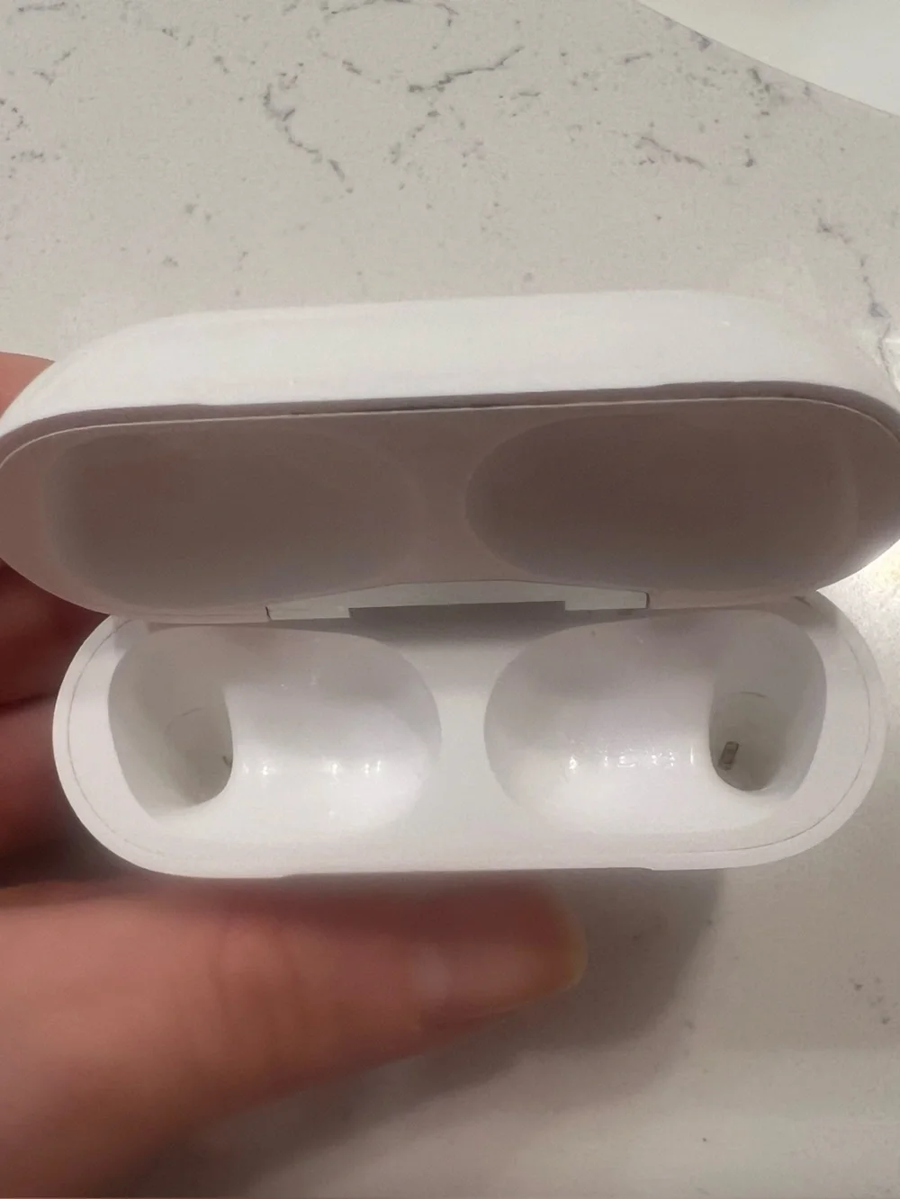 Apple White Wireless Earbuds Charging Case